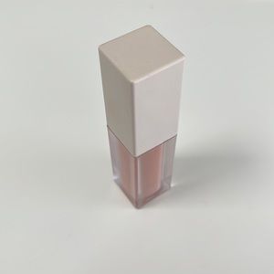 KKW lipgloss marriage edition in soulmate